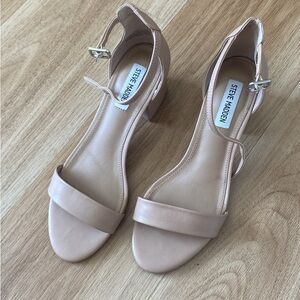 Steve Madden size 8 nude “Irene” sandal heel